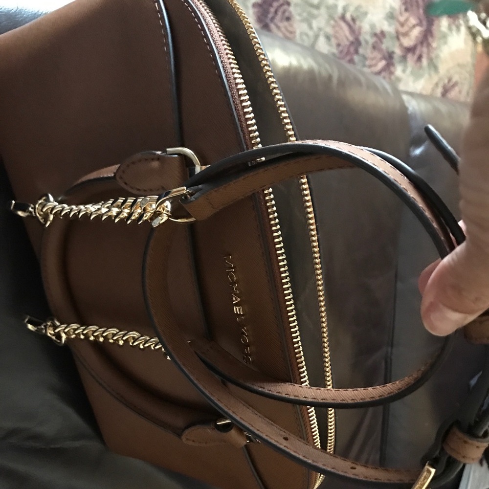 Michael Kors purse. Beautiful tan color